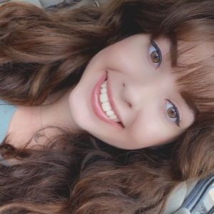 Meet your Posher, Caitlin